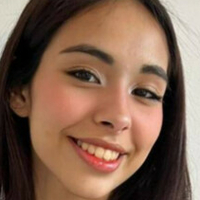 Хлоја Јанг Голе