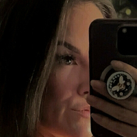 Си.Никол Голе