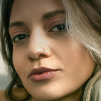 Даниела Брук Голе