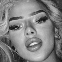 Елејн Викториja Голе