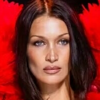 Изабела Хадид Голе