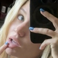 Кејли Рози Голе