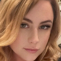 Кејли Изабела Голе