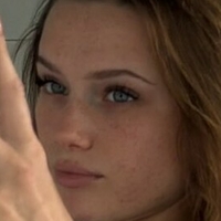 Луси Скарлет Голе