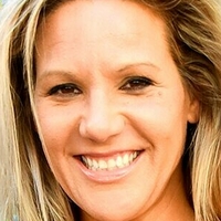 Меган Харт Голе