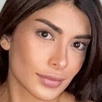 Миа Тејлор Голе