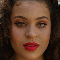 Мика Расел Голе