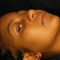 натурално Нина Голе