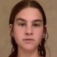 Зачинљива девојка121 Голе