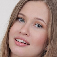 Стела Кардо Голе